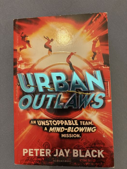 Urban Outlaws книга на англ. език