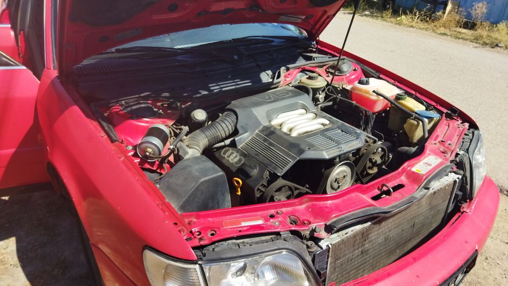 Автомобиль ауди а6