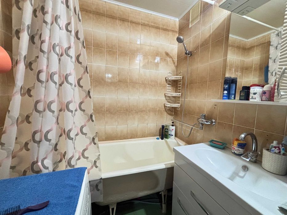 продается 2 комнатная квартира