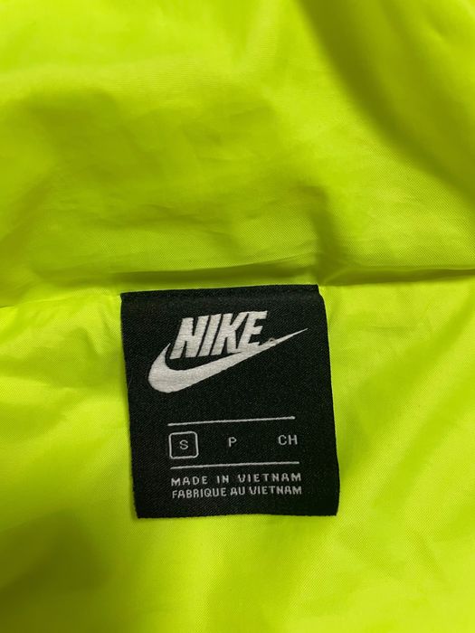 Дамско яке Nike S-размер