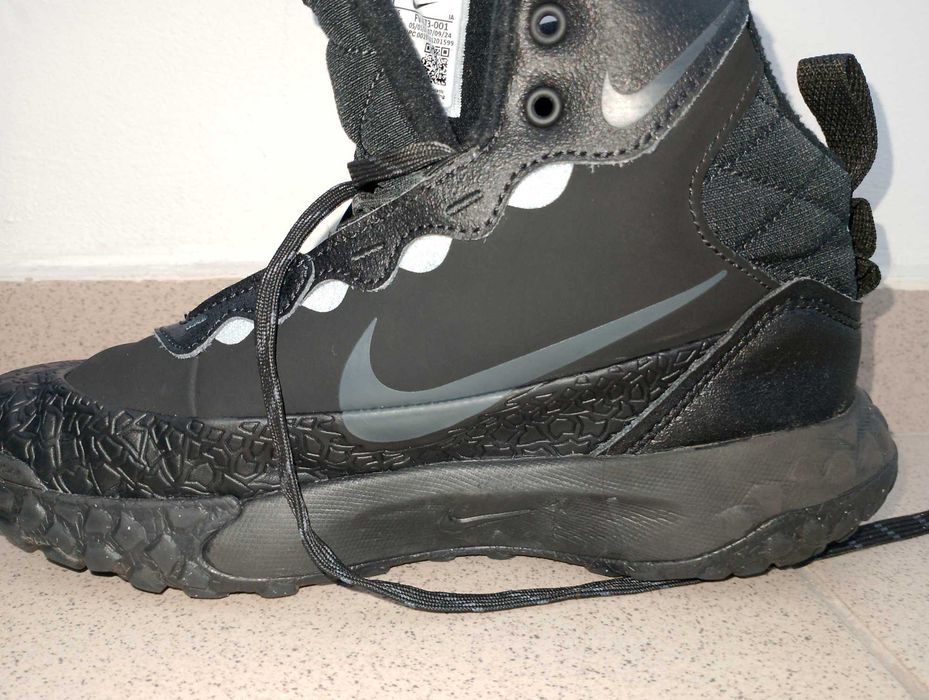 Зимни обувки Nike, номер 37.5