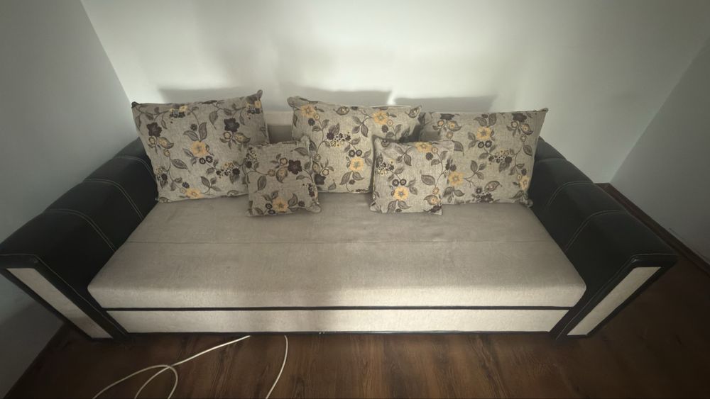 Set sufragerie canapea cu doua fotolii