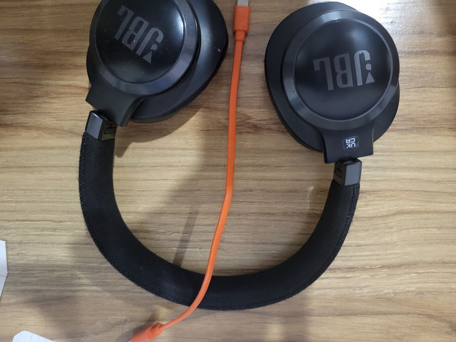 Наушники JBL оригинал работает идеально