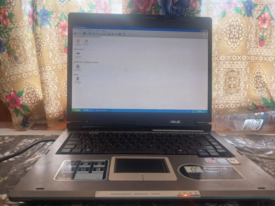 ASUS nomli noutbook sotiladi