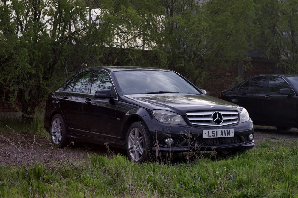Dezmembrez Mercedes C220CDI C200CDI C250CDI W204 pachet AMG bara fata bara spate usa capota aripa dreapta stanga punte jug armatura tragger ochelar fa
