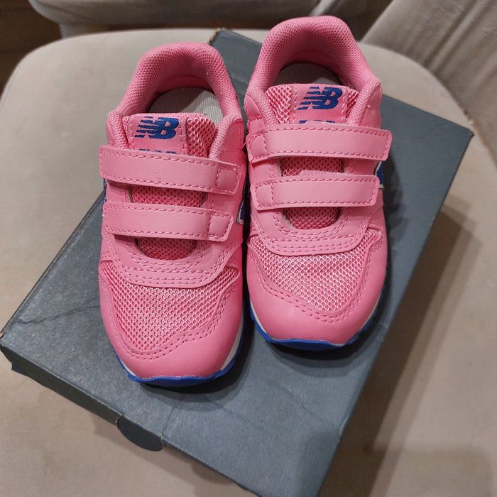 Нови маратонки New balance 23,5