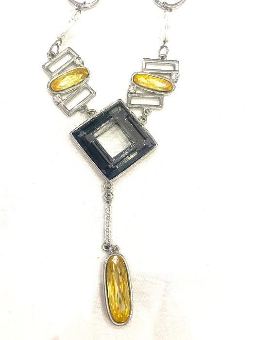 Стилен Комплект Колие и Обеци Бижутерия