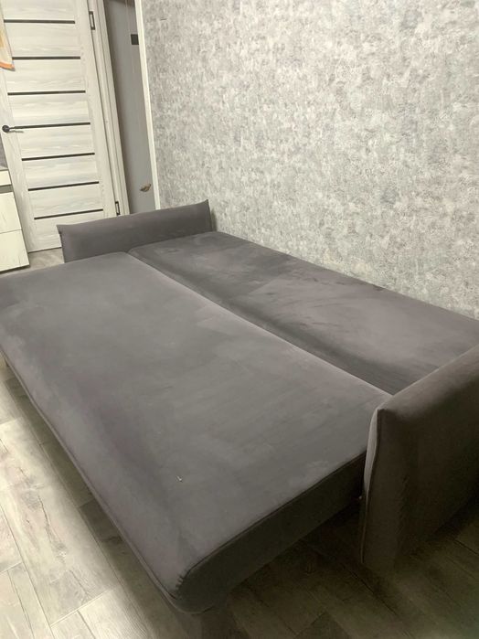 Продам диван в хорошем состояний.