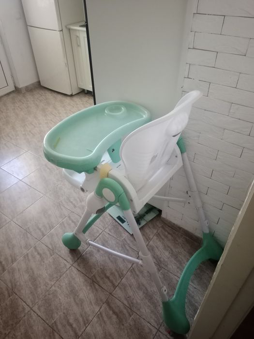 Продам детски стол