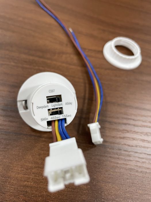 Датчик движения 220 В (включатель и выключатель)