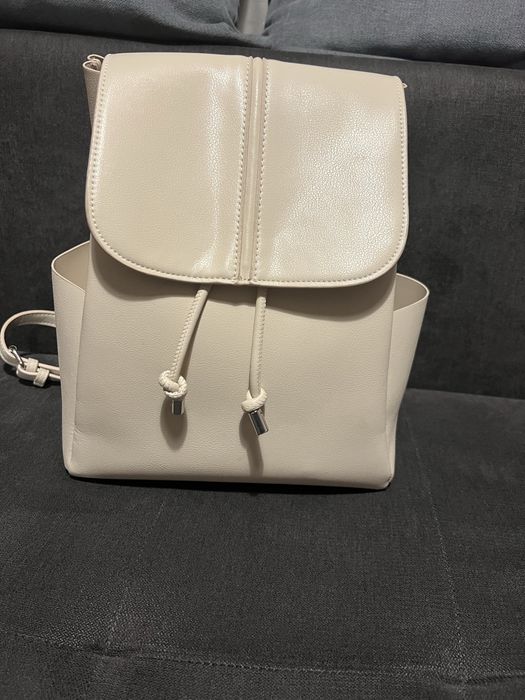 Кожена раница Zara