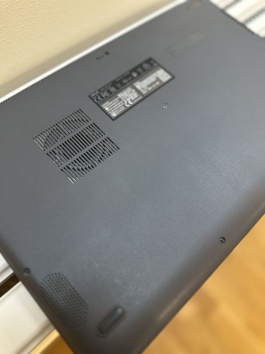 Laptop ASUS VivoBook i5 – 8GB RAM, SSD