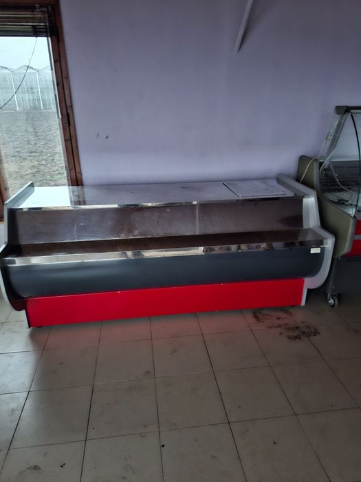 Маса за магазин със функция за вграден кантар