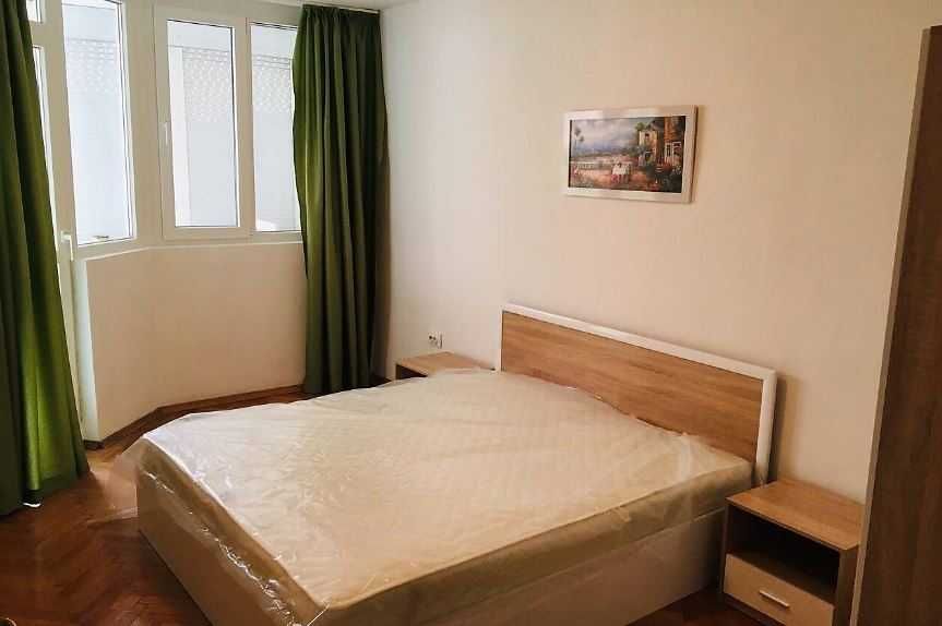 Дава се под наем Тристаен апартамент в Бургас, Възраждане - 114 кв.м за 127.5 € - Снимка #2