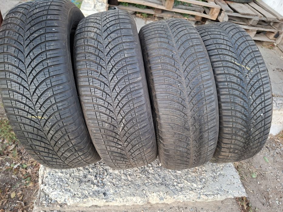 Продам шины 235/60/18 гудиер