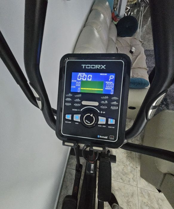 Vând bicicleta eliptica TOORX  ERX300
