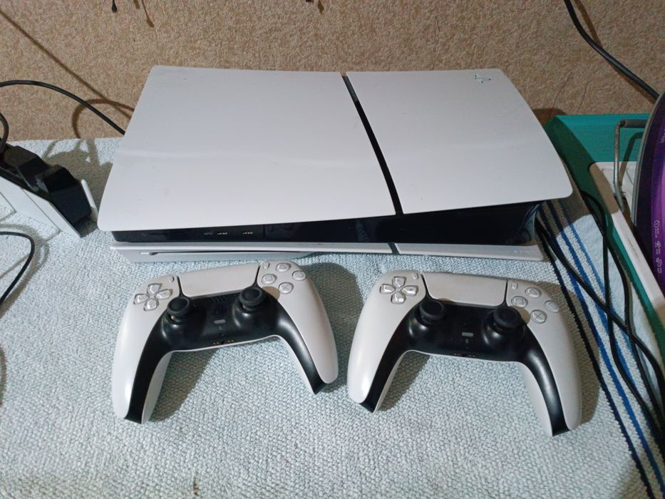 Продам ps5 с двумя