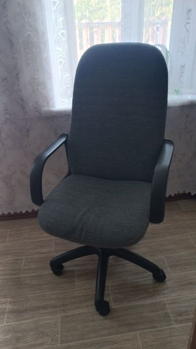 Продается офисное кресло