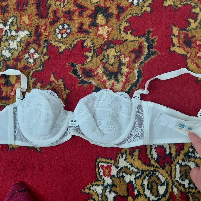 Бюстгальтер 4 шт. См.фото.