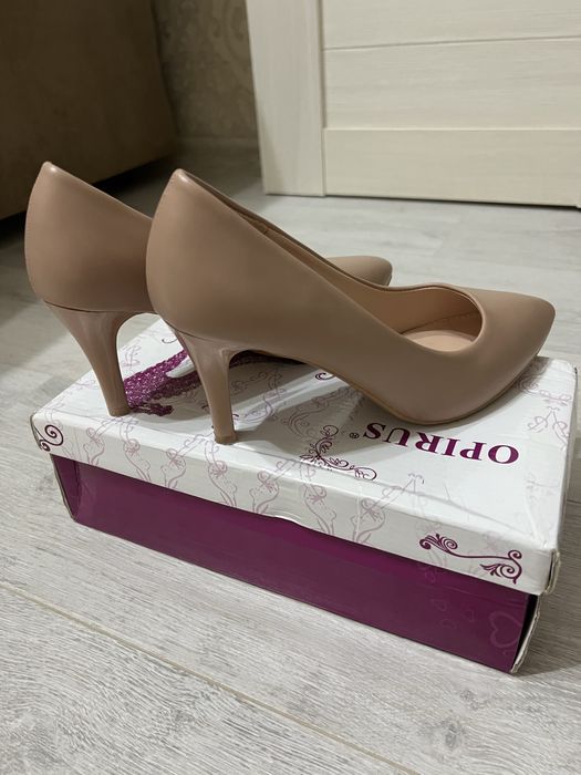 Продам туфли новые