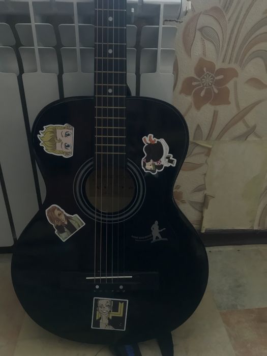 Гитара акустическая