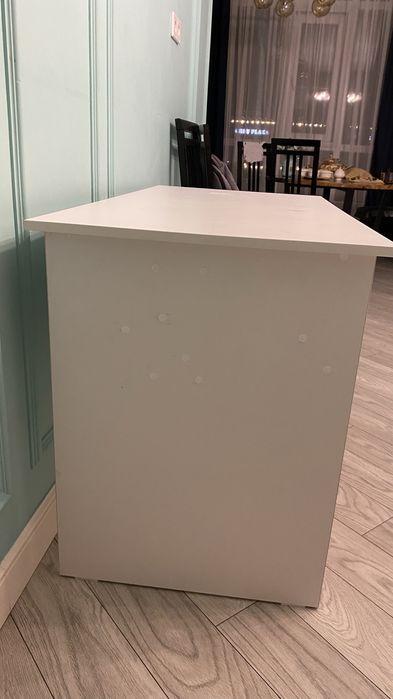 Продается стол с полкой