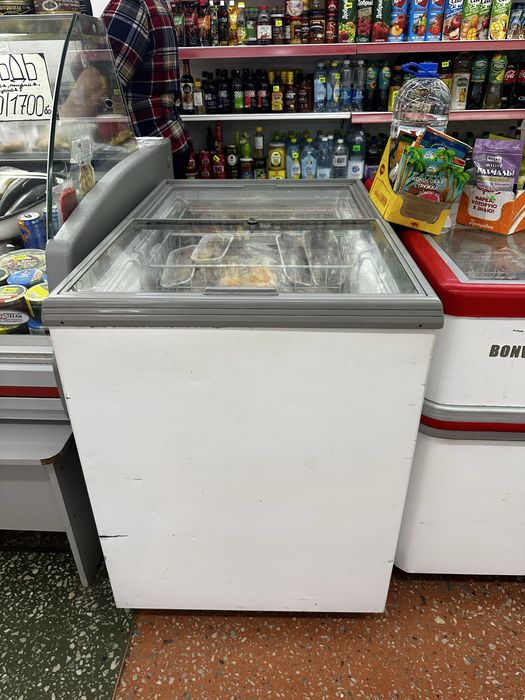 продам витрины хорошие