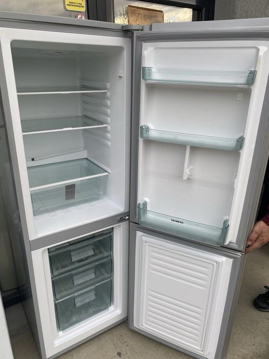 +Гаранция Дизайнерски червен хладилник с фризер Сименс