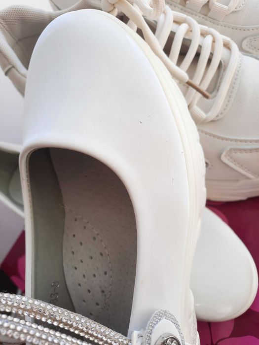 Туфли на девочку белые, 35 - 35.5 р