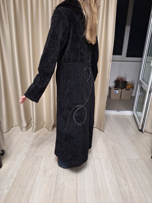 Продам зимнее пальто - дублёнку.