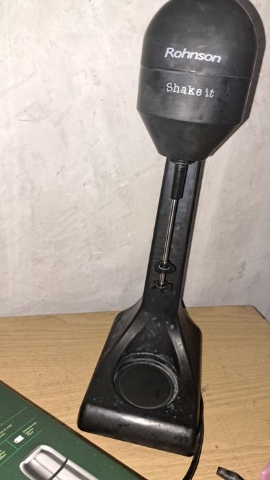 Продават се кафемашина и фрапе миксер