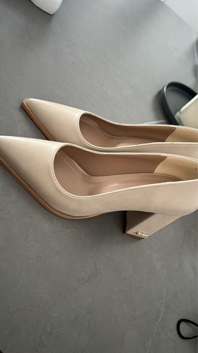 Pantofi eleganți nude – mărimea 36 (se potrivesc și la 37)