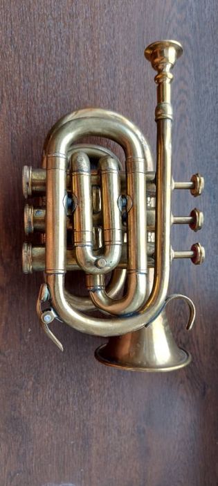 Музыкальный инструмент -Труба карманная