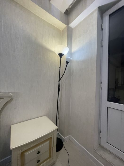 продается светильник