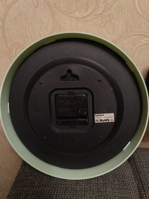 Настенные часы кварцевые