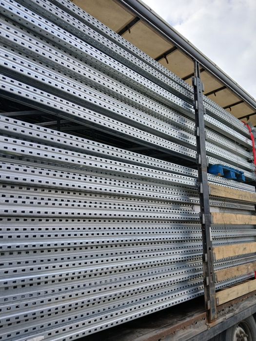 Avem rafturi metalice de vânzare