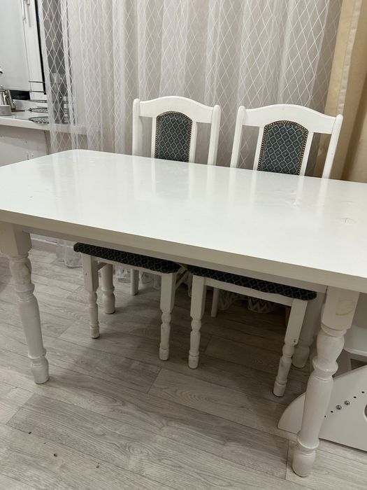 Продам кухонный стол