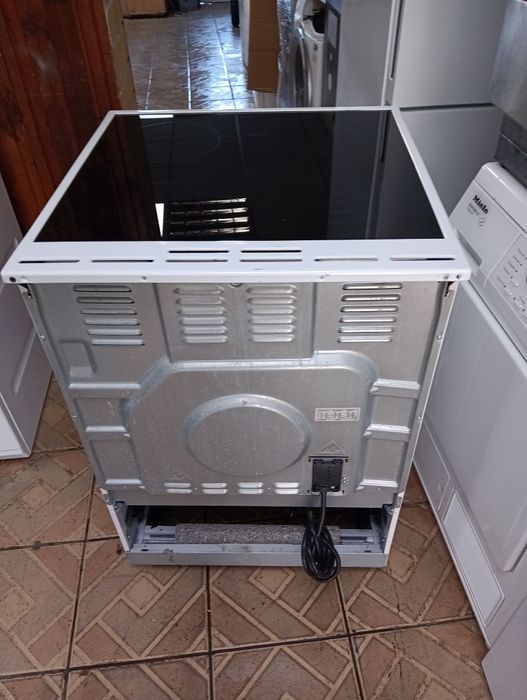 Уникална свободно стояща печка с керамичен плот Asko 2 години гаранция