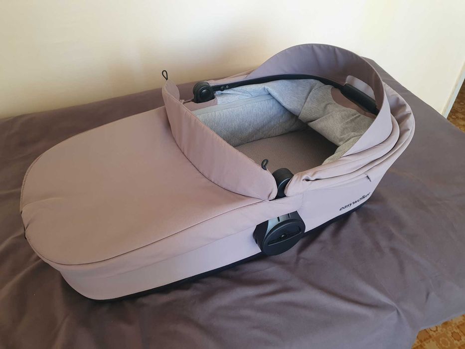 easywalker кош за новородено