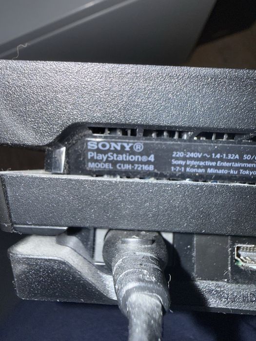 Consola PS4 PRO 1TB second-hand CUH 7216B