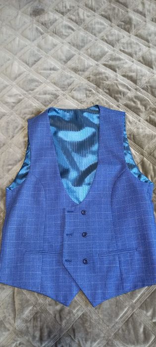 Продам костюм тройка