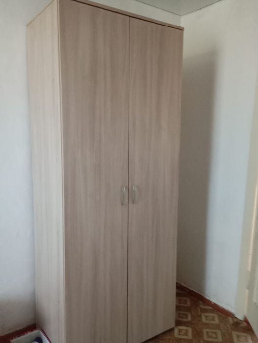 Угловой шкаф с зеркалом