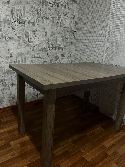 Продам стол кухонный