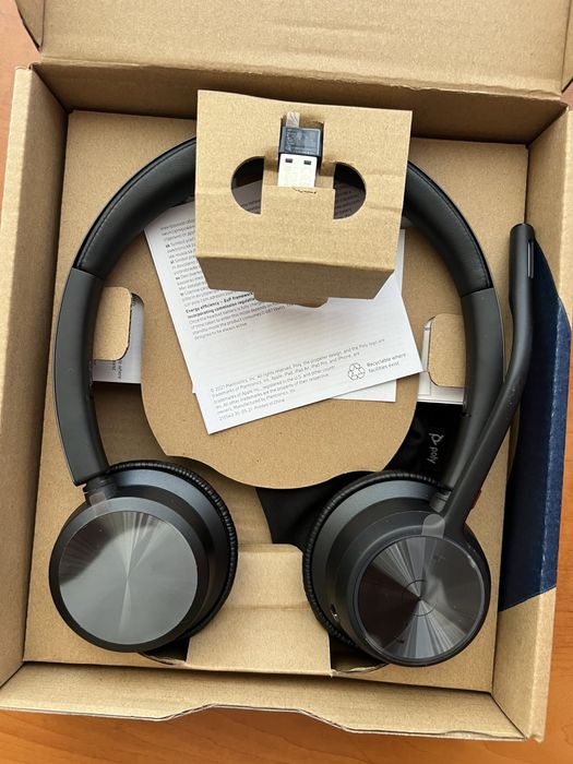 Чисто нови слушалки Poly Votager 4320 UC