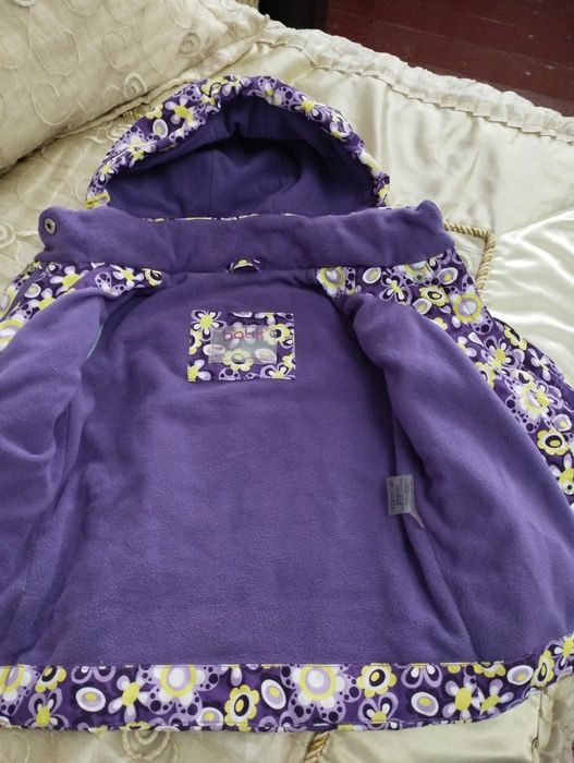 Продам куртку детскую