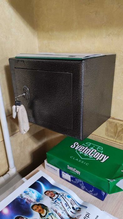 продаю железный сейф, отличное состояние