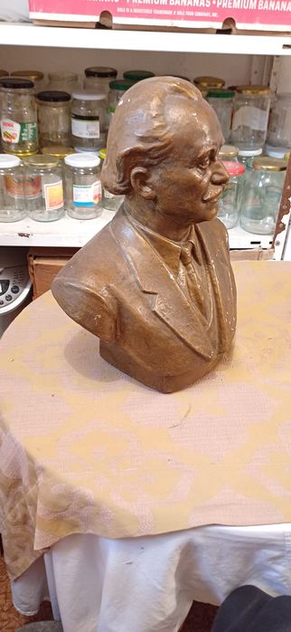 Бюст на другаря Г.Димитров