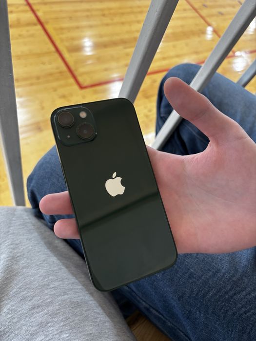 iPhone 13 green