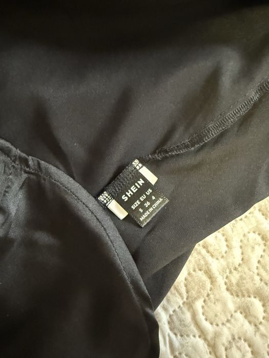 Rochie eleganta neagra satin off shoulder corset slit sexy