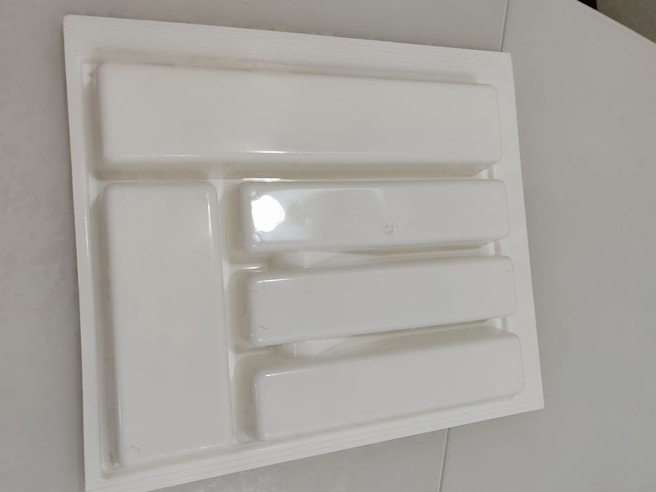 Контейнер для столовых приборов